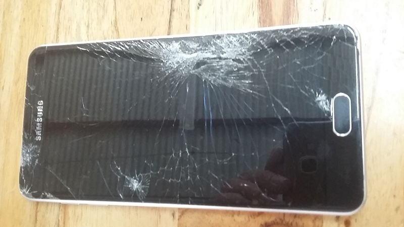 Sản phẩm bị bể, vỡ do ngoại lực t&aacute;c động sẽ kh&ocirc;ng được bảo h&agrave;nh